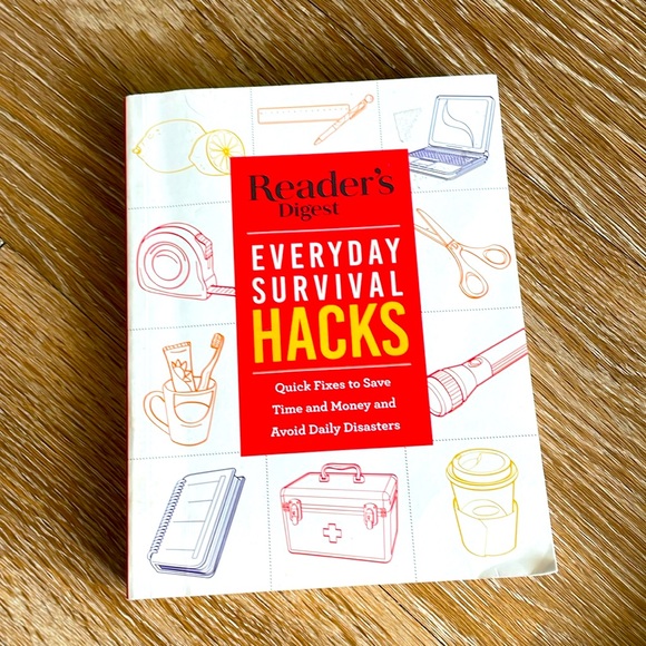 NWT Readers Digest book EVERYDAY SURVIVAL HACKS - Picture 1 of 5